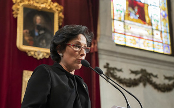 Asunción Gómez en su discurso en la RAE